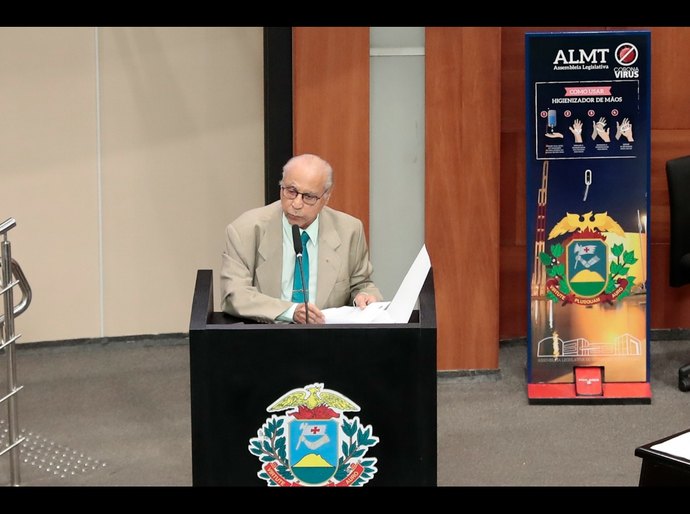 Deputado Júlio Campos aprova emenda na LDO que pode possibilitar concurso de professor na Unemat