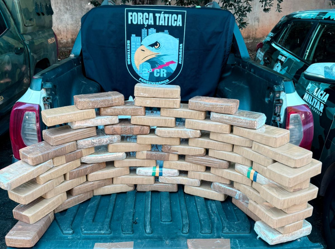 Força Tática e Gefron apreendem 63 quilos de pasta base e causam prejuízo de R$ 1,2 milhão às facções criminosas