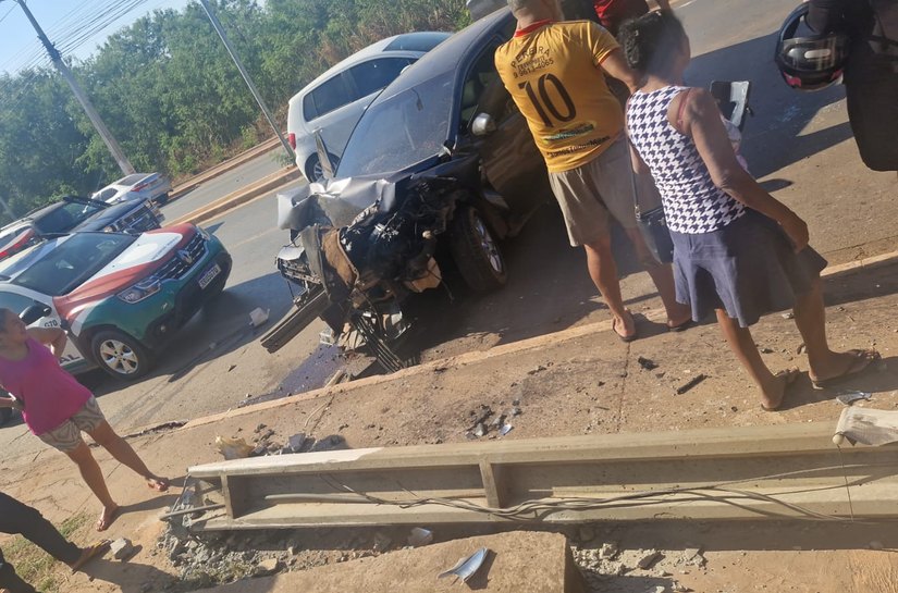 GM intervém em acidente na Filinto Müller: motorista sofre convulsão e derruba poste