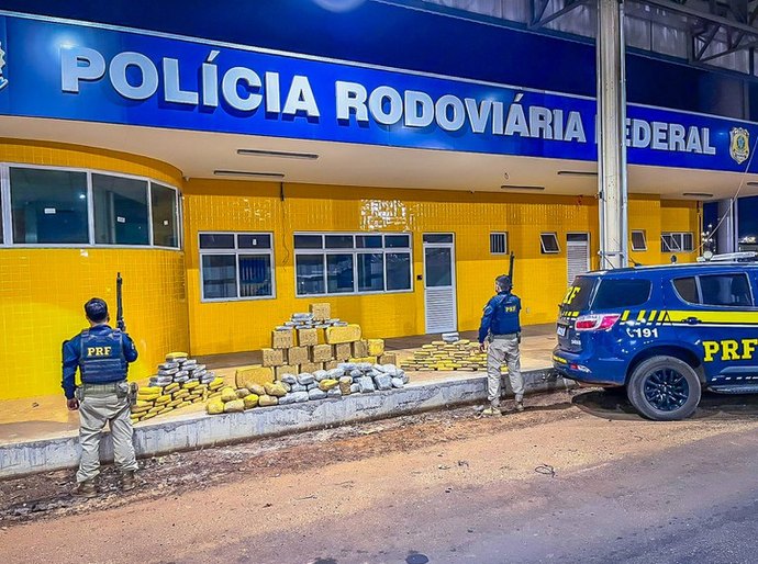 PRF apreende 230 kg de Skunk escondidos em carga de inhame durante fiscalização em Primavera do Leste,MT