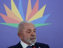Lula chama postura de Trump de 'irresponsável' após ameaças ao Brics e diz que mundo não quer 'imperador'