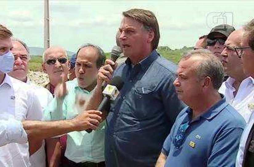 Bolsonaro diz que 'vai haver mudanças, sim, na Petrobras' e critica 'segredo de estado' sobre preço de combustíveis
