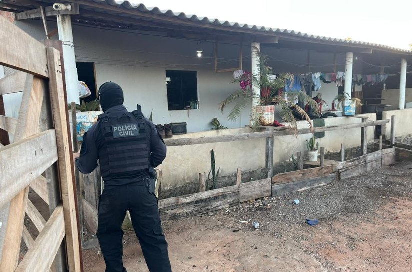 Polícia Civil prende líder de facção, apreende drogas e fecha rinha de galo em Campos de Júlio, MT