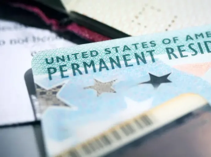 A frustração de brasileiros que querem viver nos EUA após suspensão de vistos de imigração: 'Foi como uma bomba no peito'