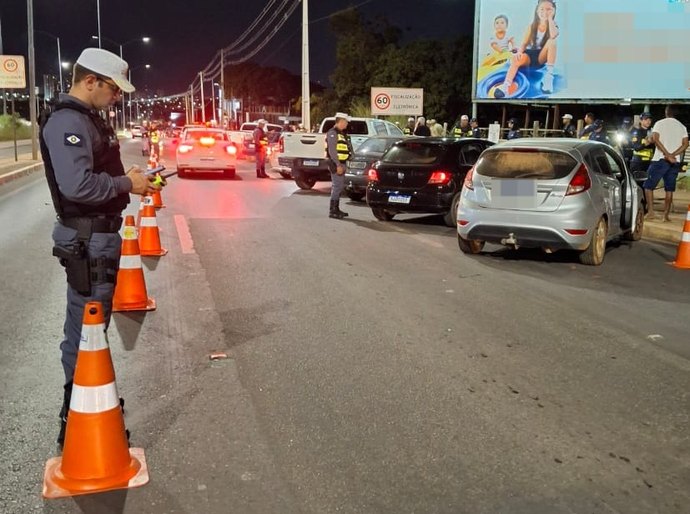 Operação Lei Seca termina com dois condutores presos por embriaguez e 31 veículos removidos em Cuiabá
