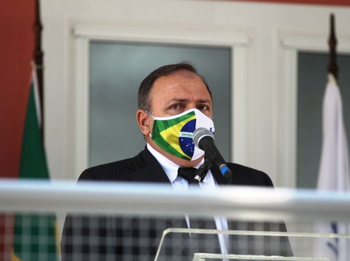 'Janeiro do ano que vem, a gente começa a vacinar todo mundo' contra a Covid, diz Pazuello