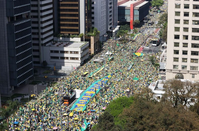 Presidente diz que não vai cumprir decisões tomadas por Alexandre de Moraes, do STF