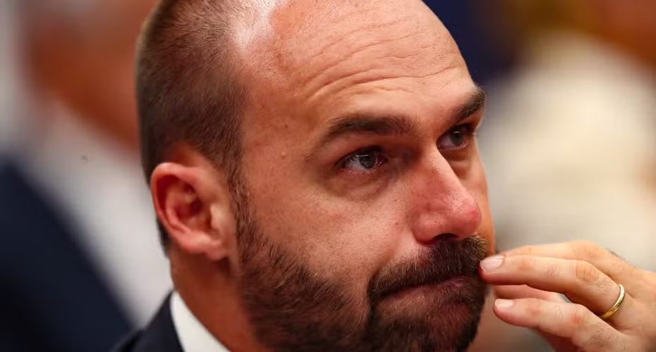PF apura se dinheiro de Vorcaro foi usado para bancar Eduardo Bolsonaro nos EUA