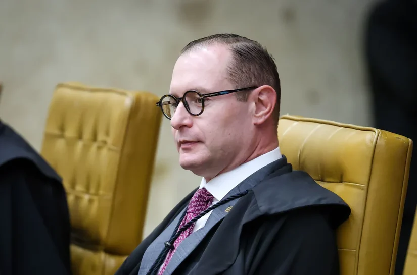Zanin manda PF entregar dados de celular de Vorcaro em seu gabinete