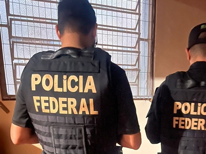 Veja Fotos: PF faz operação nacional de combate ao abuso sexual infantil; 2 mandados são cumpridos em Cuiabá