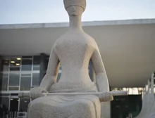 Juízes pedem adiamento de decisão que limitou penduricalhos