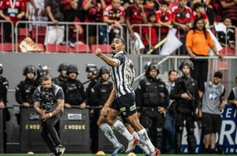 Vasco vence Botafogo, deixa Z4, e briga pelo título do Brasileirão embola  de vez