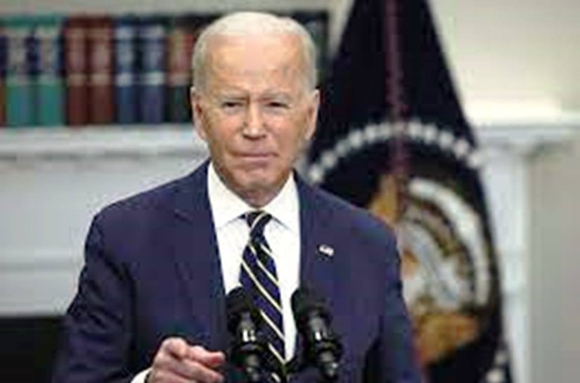 Biden anuncia novas sanções contra a Rússia, incluindo rebaixamento de status comercial, além de veto a investimentos e importação de diamantes e vodca