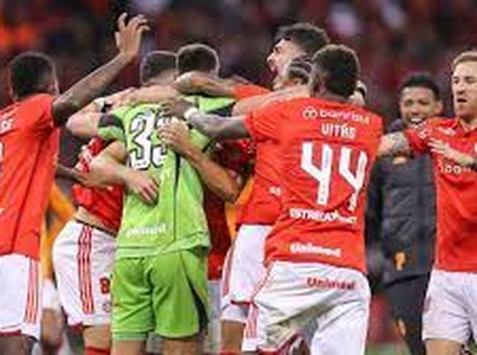 Após 18 cobranças de pênaltis, Inter elimina River Plate em noite épica de Libertadores