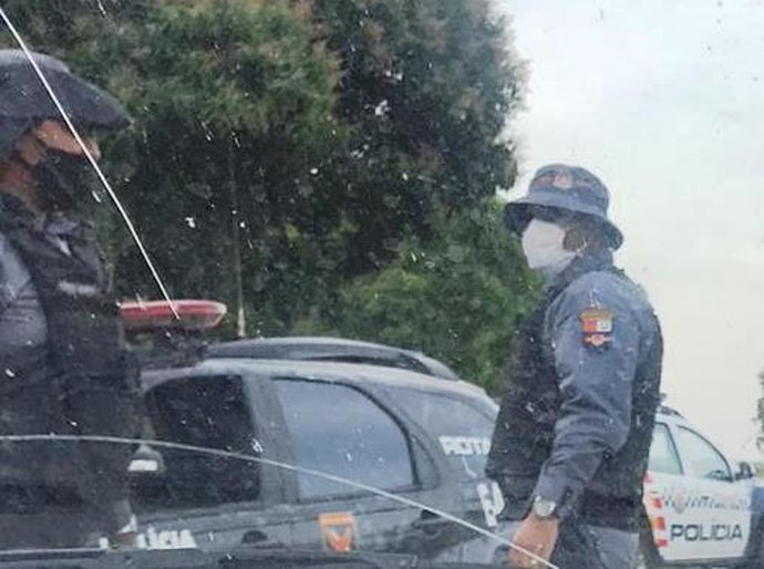 Veja Fotos: Rotam acaba de matar assaltantes que entraram no Condomínio Mirela 1 na estrada do Manso e fizeram reféns