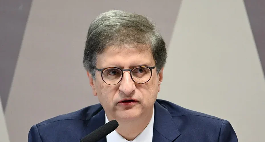 Gonet permanece no caso Master, mas sai desgastado por placar apertado
