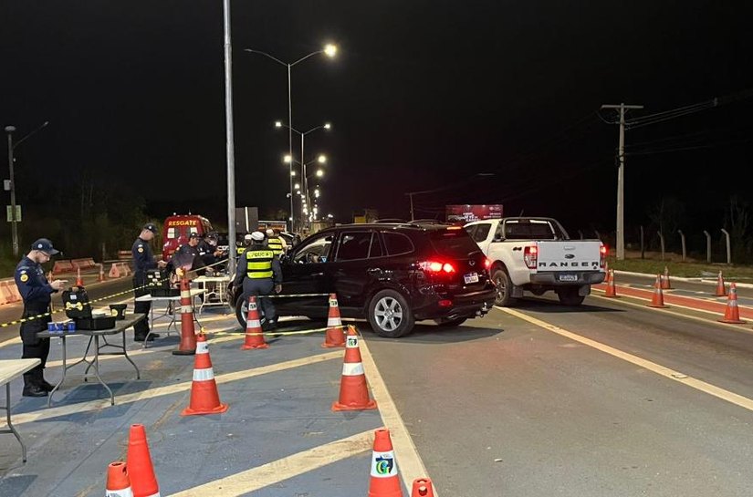 Operação Lei Seca na rodovia da Chapada prende 2 motoristas bêbados e remove 12 veículos na MT-251