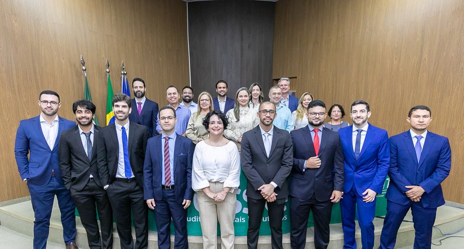 Prefeitura de Cuiabá empossa 12 novos auditores fiscais