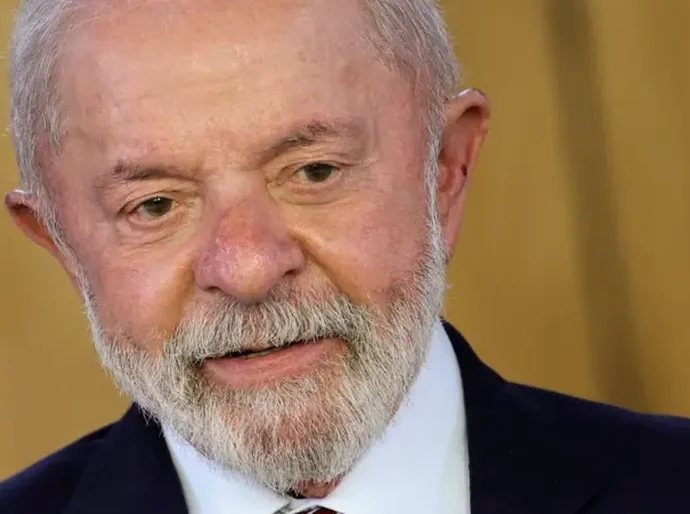 Não vamos negociar como se fosse um país pequeno contra um país grande, diz Lula ao New York Times