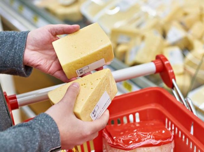 Por que preço do leite desabou, mas queijo e manteiga continuam caros?