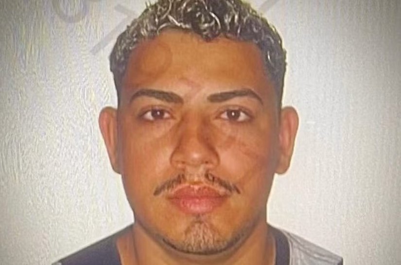 Homem mascarado usando chapéu e vestido de branco mata rapaz de 27 anos e fere 4 durante festa no bairro São Benedito em VG