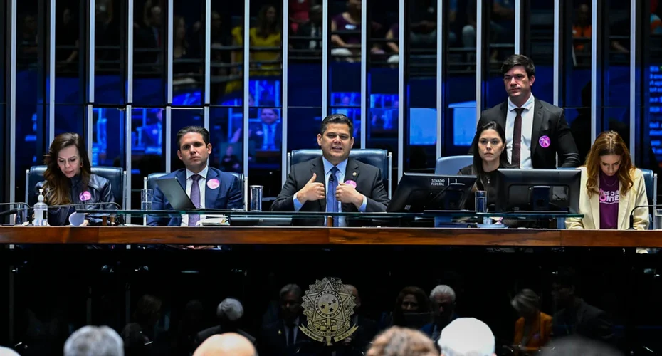 Senado aprova reajuste e reestruturação de cargos com impacto de R$ 5,3 bi