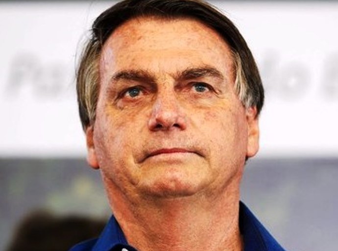 Após expediente no Planalto, Bolsonaro vai ao serviço médico da Presidência