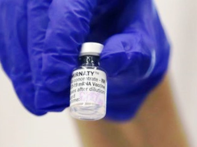 Brasil registra 554 mortes por Covid em 24 horas; média móvel supera 1 mil pelo 32º dia seguido