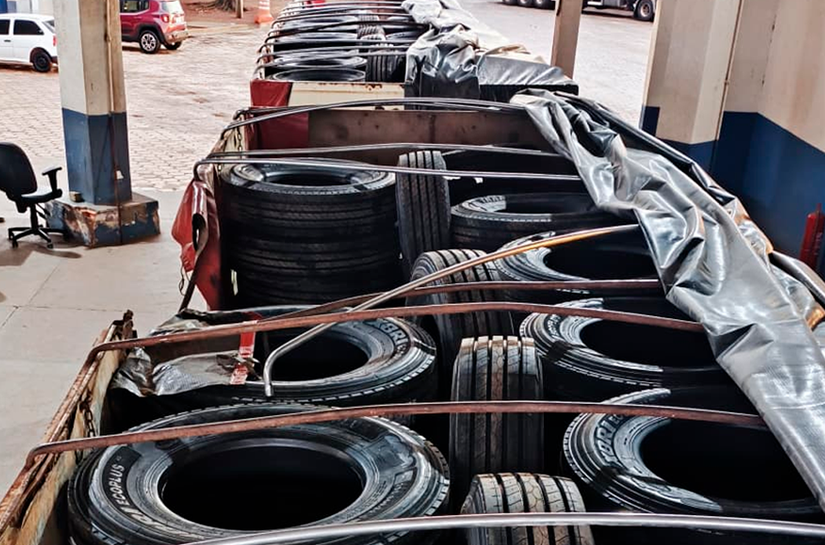 Carga com 312 pneus sem nota fiscal é retida pela fiscalização da Sefaz MT