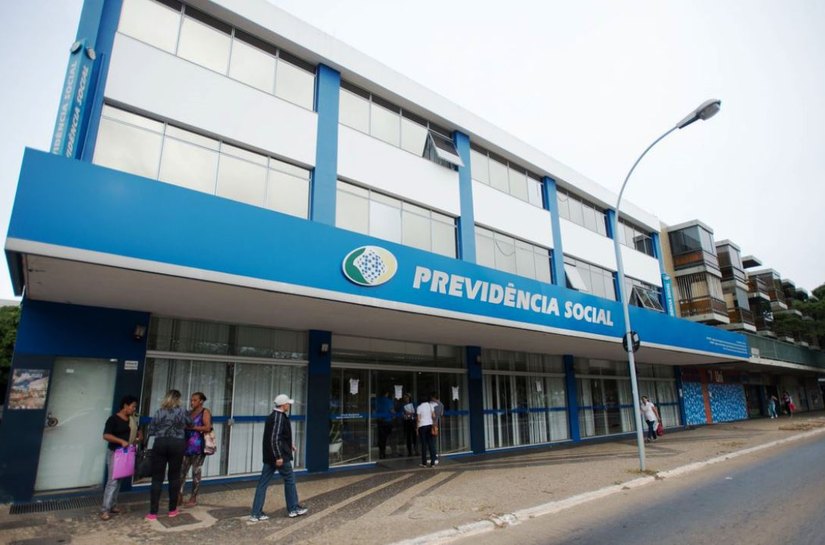 Polícia Federal deflagra operação para investigar fraudes no INSS