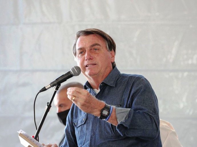 Bolsonaro: auxílio é “pouco para quem recebe e muito para quem paga”