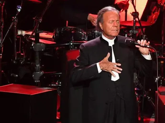 As acusações de abuso sexual que levaram o cantor Julio Iglesias a ser alvo de investigação na Espanha