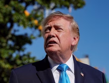 Trump vê segundo turno acirrado no Brasil e diz que vitória de Flávio foi 'apertada, mas impressionante'