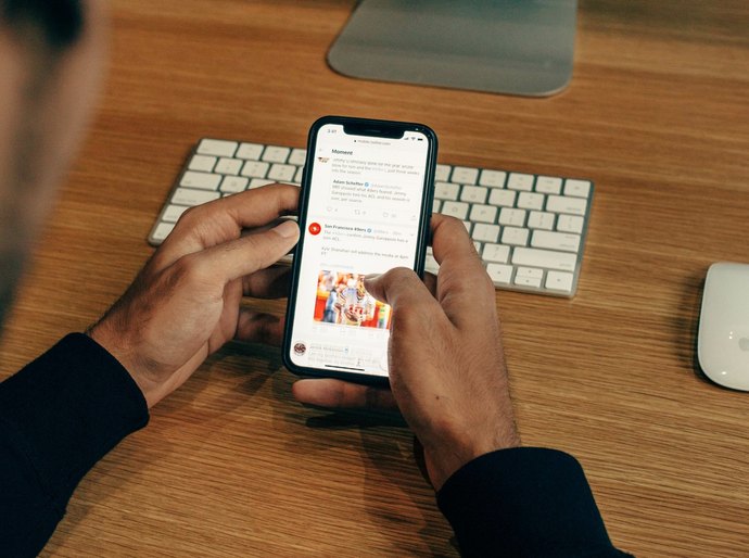Influenciador pode fazer campanha eleitoral? Lei impõe limites, e fiscalização é desafio para o TSE