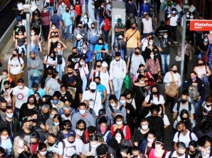 Covid-19: Brasil registra mais de mil mortes em 24h pela 1ª vez desde agosto de 2021