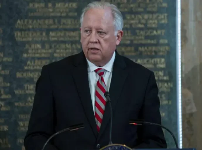 Bolsonaro é página virada para Trump, mas sanções contra ministros do STF devem ser mantidas, diz ex-embaixador americano no Brasil