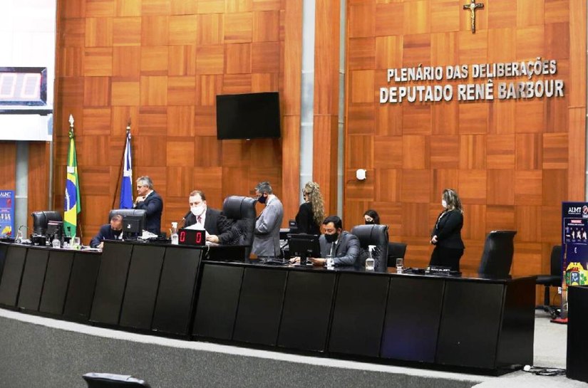 AL/MT aprova projeto que institui multa a quem desrespeitar restrições contra a Covid-19