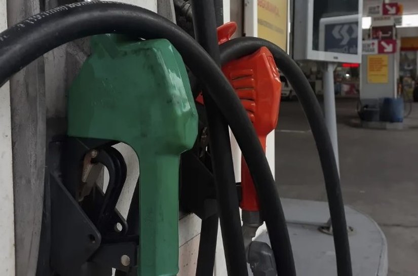 Preço médio da gasolina vai a R$ 6,35, maior valor em mais de 2 anos