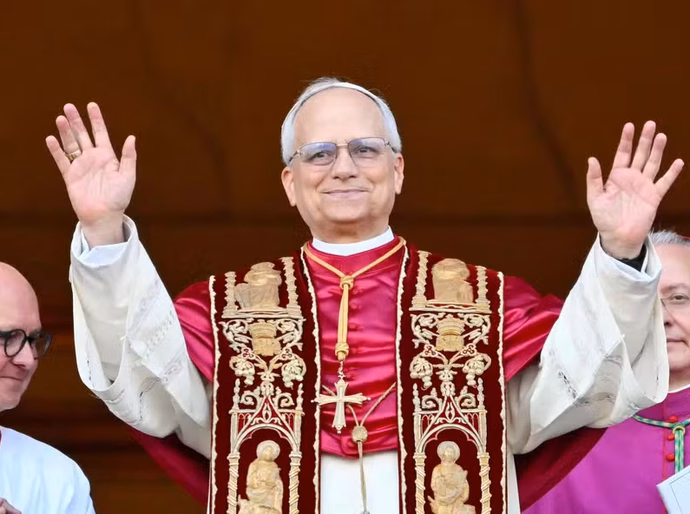 Robert Francis Prevost é o novo papa e escolhe o nome Leão XIV