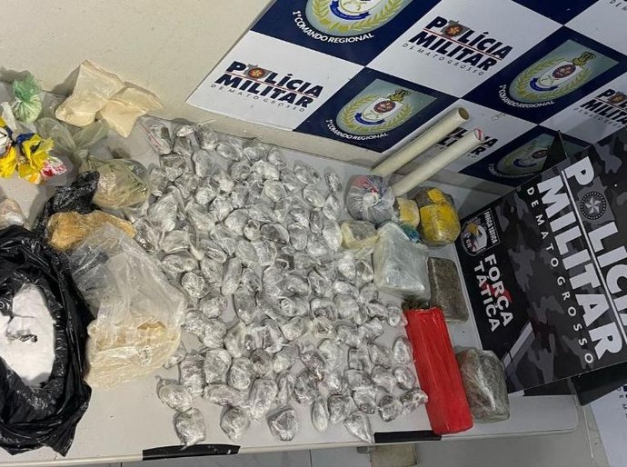 Força Tática prende dois jovens com mais de 120 porções de drogas em Cuiabá