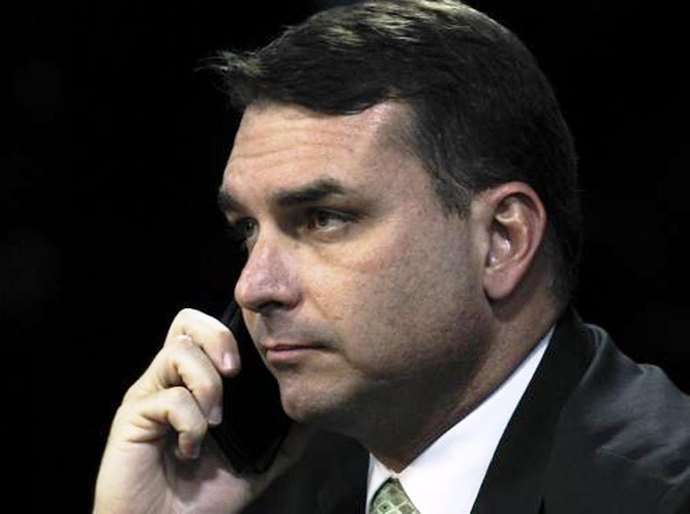 Justiça do Rio de Janeiro pode anular investigação sobre Flávio Bolsonaro