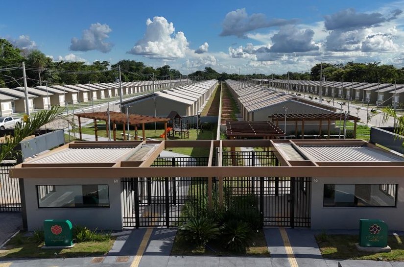 Com entrada facilitada, Governo ajuda 212 famílias a comprarem a casa própria no Pedra 90