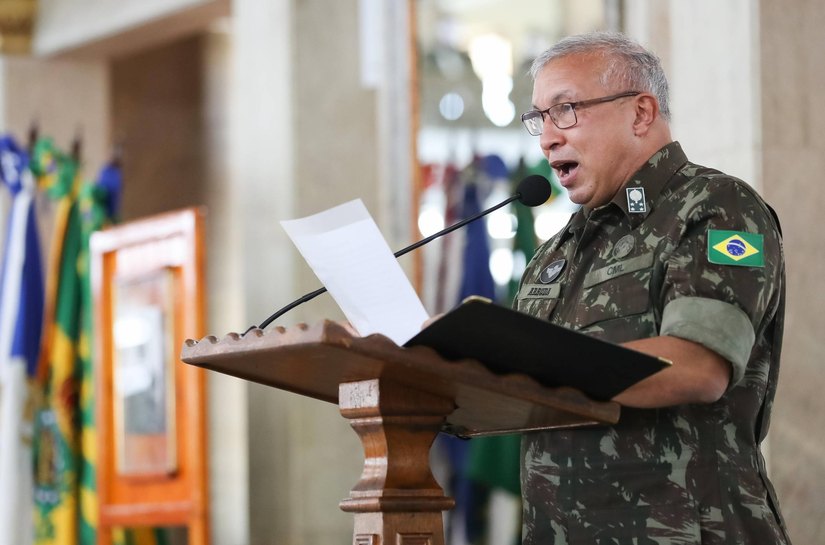 Cúpula militar relata pressão para que comandante do Exército aderisse ao golpe