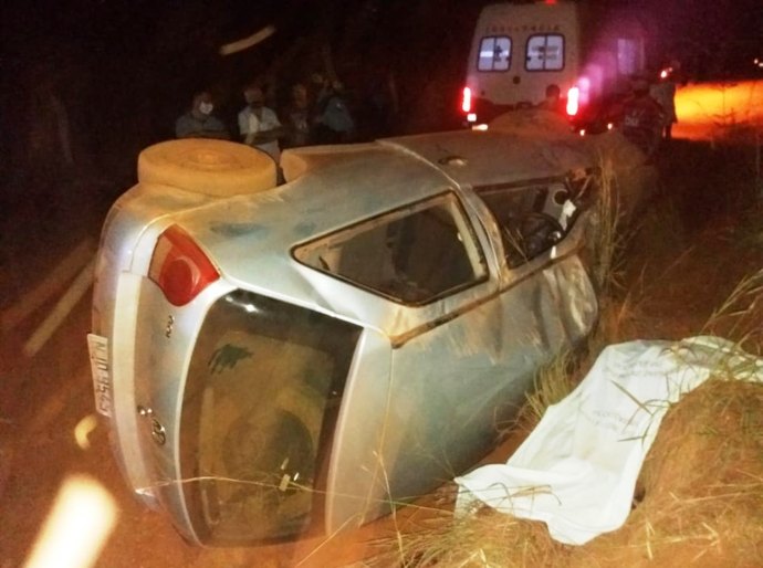 Motorista alcoolizado capota veículo e morre em estrada vicinal no Distrito da Tenda, em Acorizal