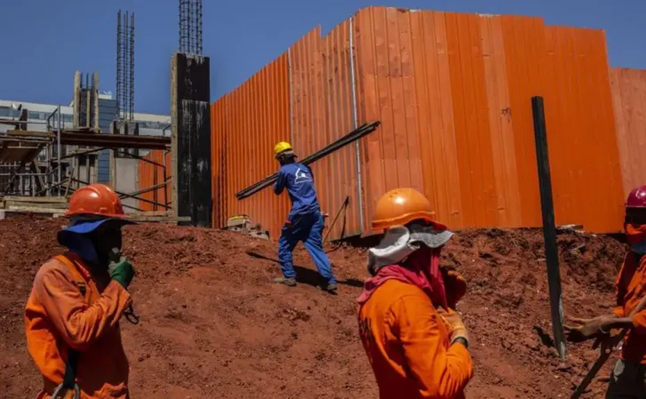 Brasil do 'pleno emprego' vê economia desacelerar: por que isso é considerado positivo por alguns economistas