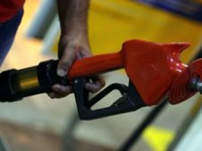 Inflação fecha 2021 a 10,06%, acima do teto da meta, e no maior nível em 6 anos