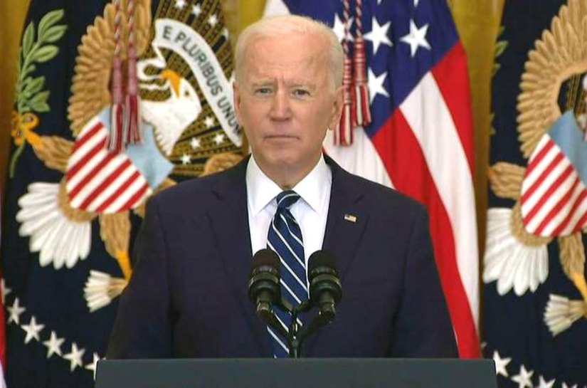 Biden dobra meta e promete 200 milhões de doses aplicadas em 100 dias