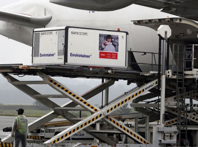 Chega em São Paulo avião com 6 mil litros de IFA para o Butantan