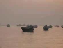 EUA atacam cerca de 90 alvos militares na costa do Irã em nova rodada de bombardeios