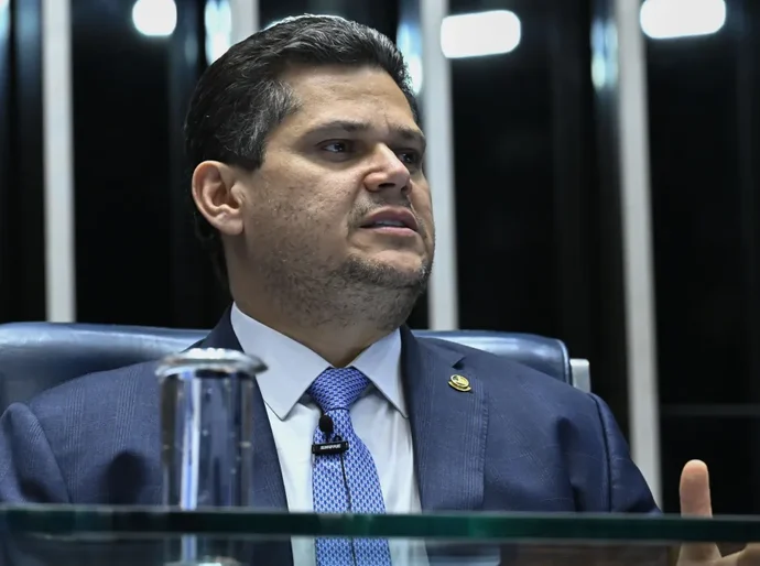 Após indicação ao STF, Alcolumbre anuncia votação com impacto bilionário